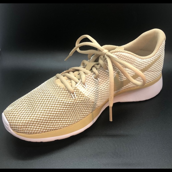 NEW Nike Women’s “Tanjun Racer” - Picture 3 of 8